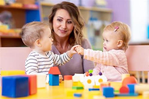 Tổng hợp những cuốn sách HAY NHẤT về cách nuôi dạy con theo phương pháp Montessori